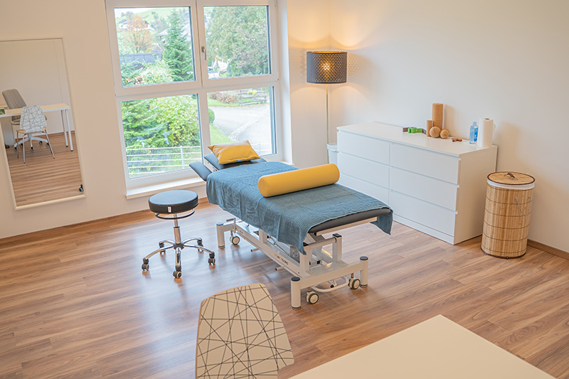 Massage Praxis Raum in Hallein voll ausgestattet